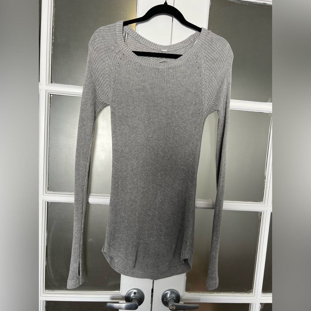 Lululemon size 4 sweater